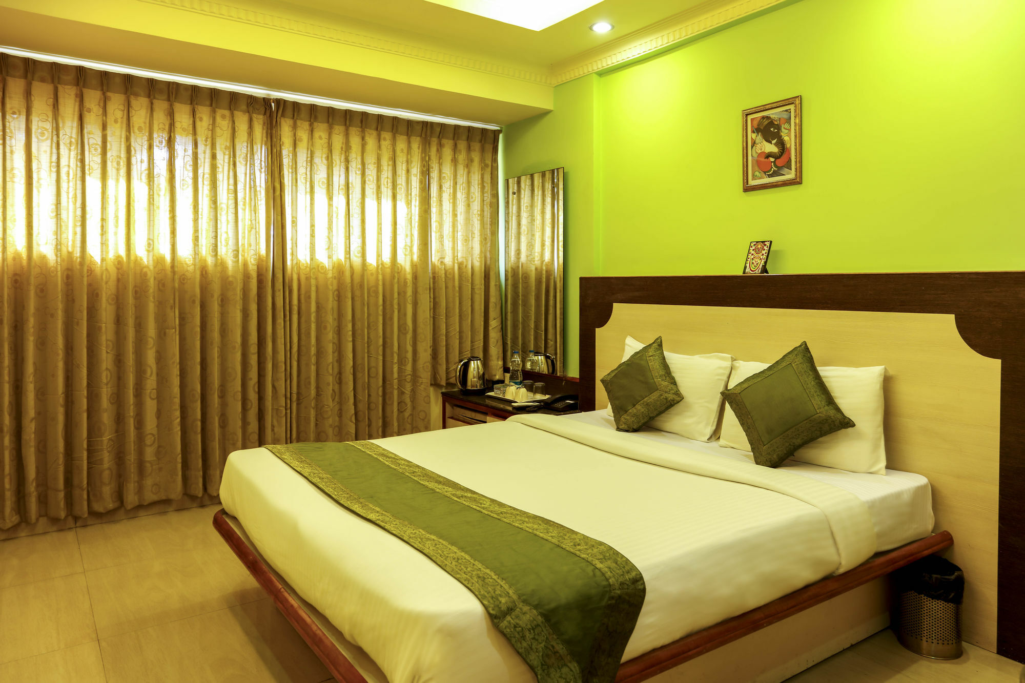 Hotel Treebo Trip Grand Regency Bangalore Exterior foto